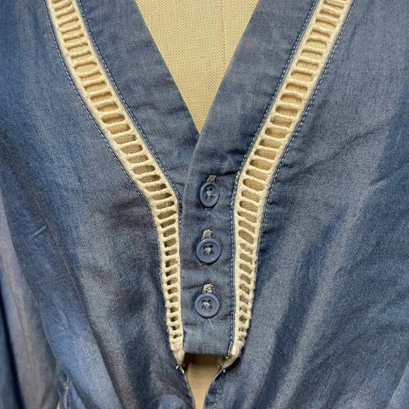 Lovers + Friends Carmine Chambray Tencel Top Size Medium - Picture 6 of 12